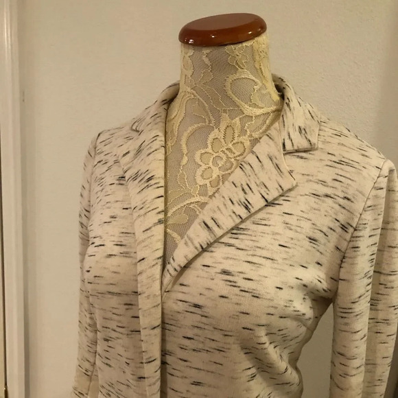 Anthropologie Cartonnier Cream Blazer w/ Flounce - Picture 7 of 9